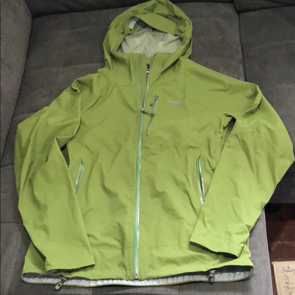 Patagonia Rainshadow men’s rain jacket size M